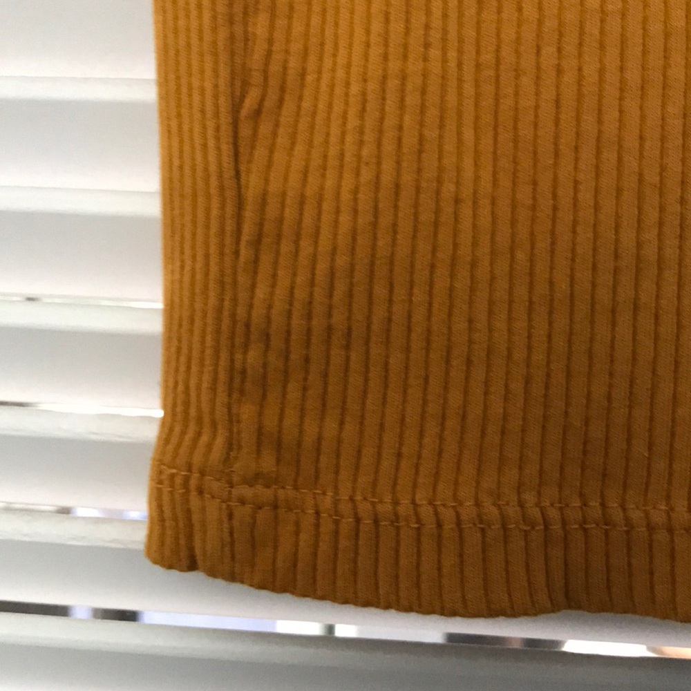 💫 Cute Plain Yellow Ribbed Top - Picture 4 of 5